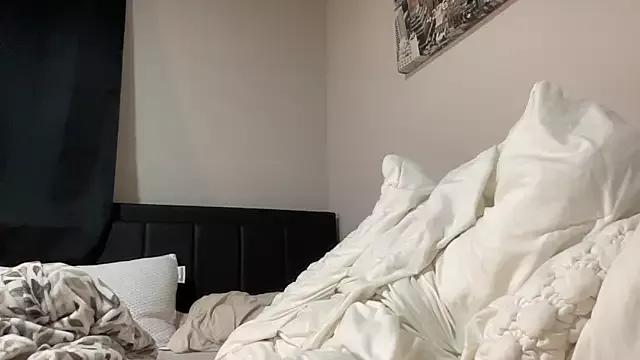 kittycreamgirl from StripChat is Freechat