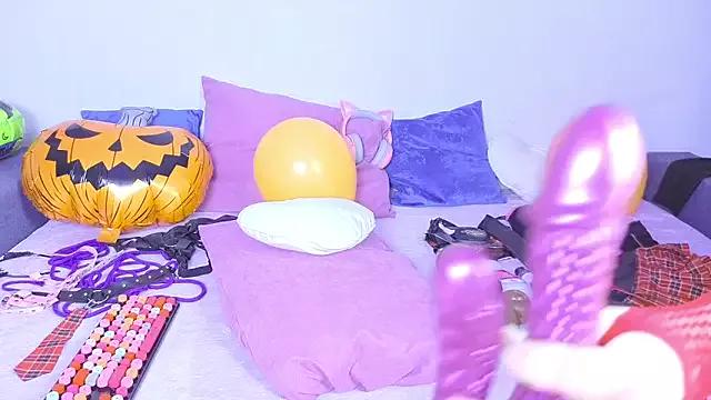 KittySweetness from StripChat is Freechat