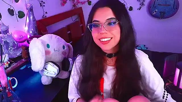 Kittyuwu_ from StripChat is Freechat