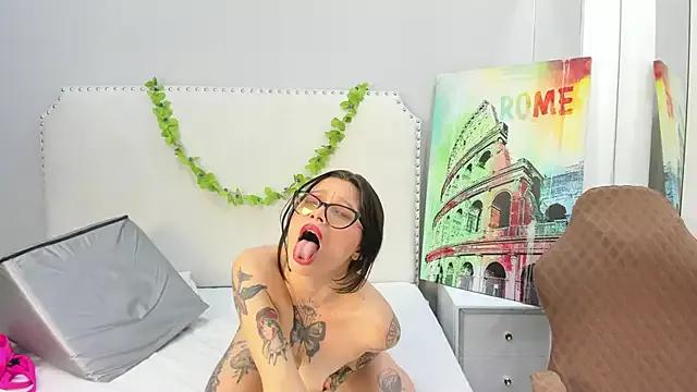Mad beauty - checkout our excited streamers as they tease to their beloved melodies and slowly squirt for enjoyment to appease your wildest wishes.