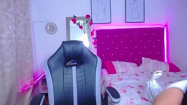 Mad beauty - checkout our excited streamers as they tease to their beloved melodies and slowly squirt for enjoyment to appease your wildest wishes.
