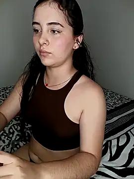 kristal_squirt from StripChat is Freechat