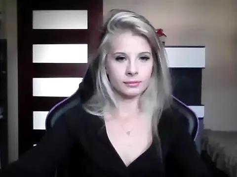 KristineGlow from StripChat is Freechat