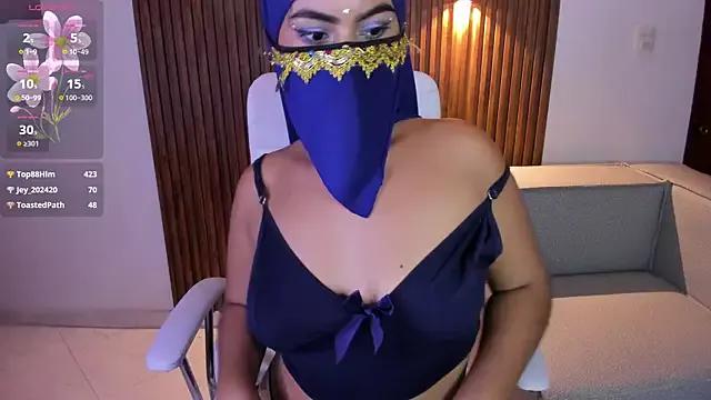 kylie_soraya from StripChat is Freechat