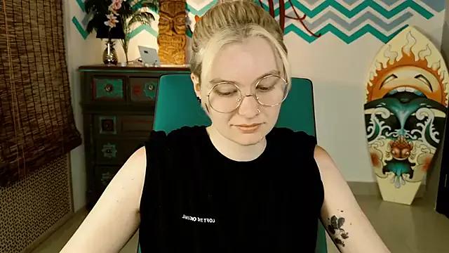 Mad beauty - checkout our excited streamers as they tease to their beloved melodies and slowly squirt for enjoyment to appease your wildest wishes.