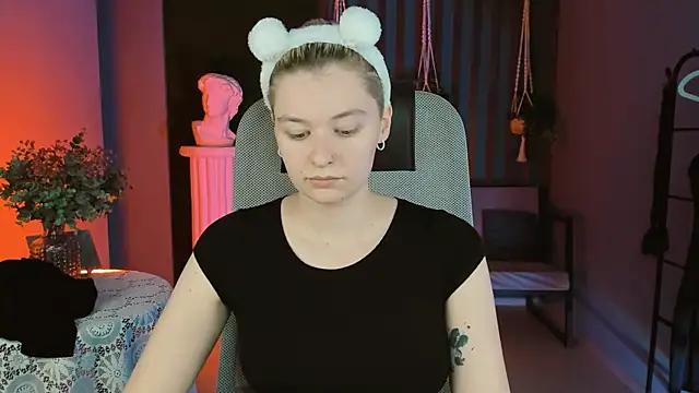 Mad beauty - checkout our excited streamers as they tease to their beloved melodies and slowly squirt for enjoyment to appease your wildest wishes.