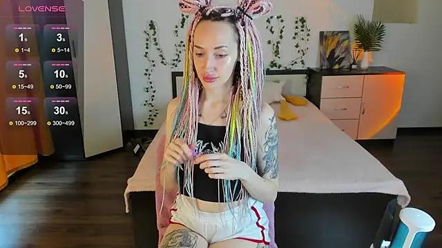 Mad beauty - checkout our excited streamers as they tease to their beloved melodies and slowly squirt for enjoyment to appease your wildest wishes.