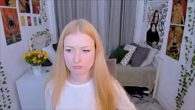 Laly_Peach from StripChat is Freechat