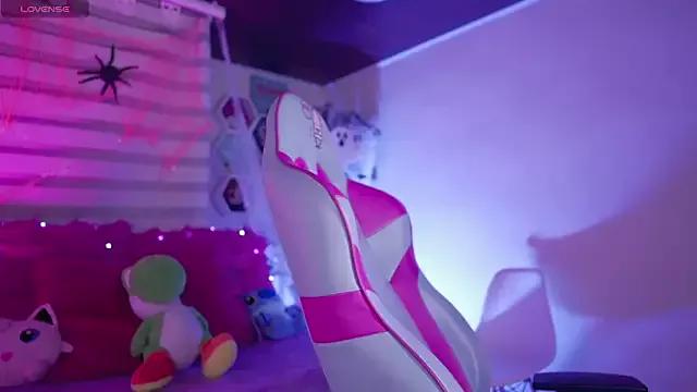 Mad beauty - checkout our excited streamers as they tease to their beloved melodies and slowly squirt for enjoyment to appease your wildest wishes.