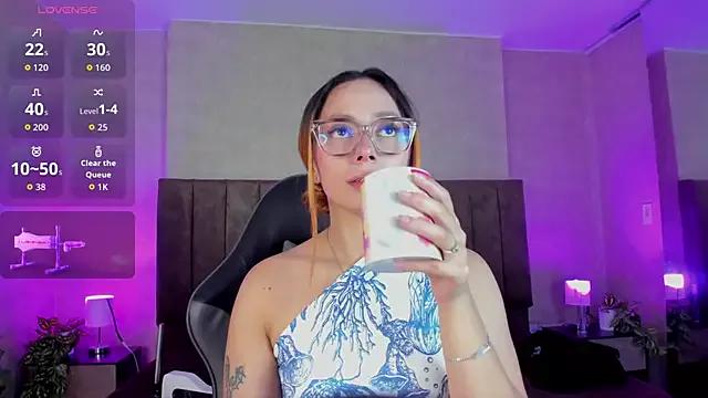 LanaMills_ from StripChat is Freechat