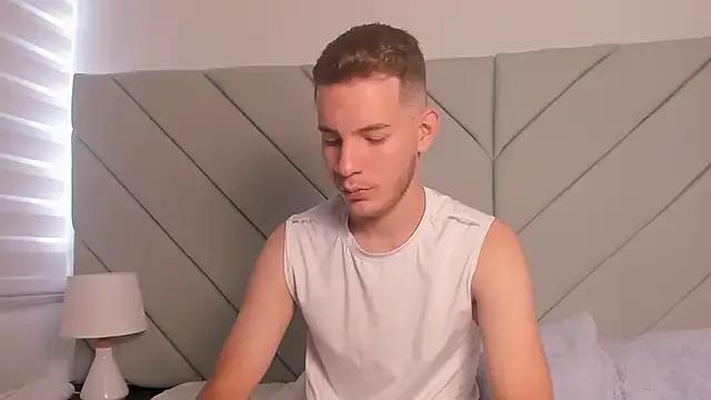 lara_and_danny from StripChat is Freechat