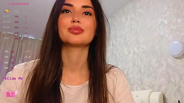 LaraSkinny from StripChat