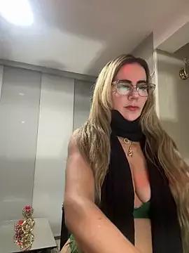 LARIANA_RIVERA23 from StripChat is Freechat