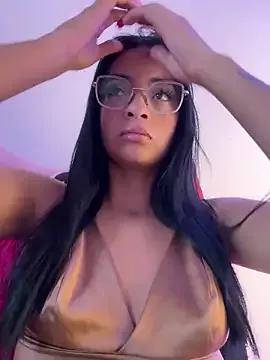 Laura_fernandezII from StripChat is Freechat
