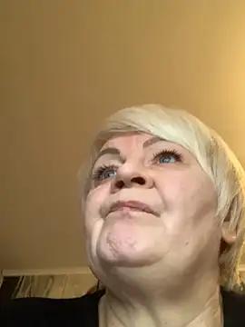 Laura_Millf from StripChat is Freechat