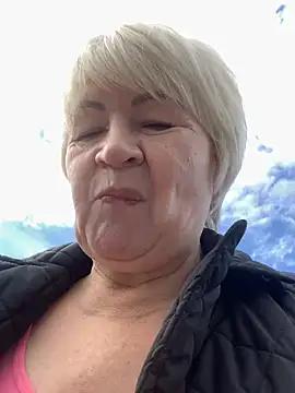 Laura_Millf from StripChat is Freechat