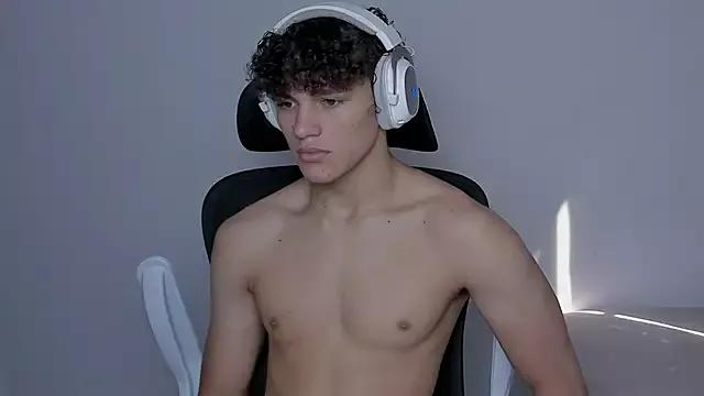 laurent_nova from StripChat is Freechat