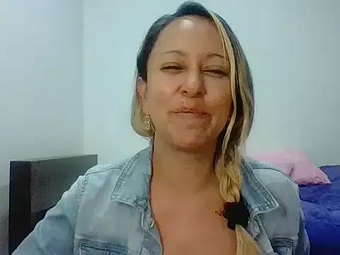 leah_susman from StripChat is Freechat