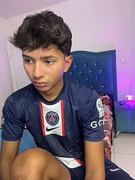 Leonarrrd_01 from StripChat is Freechat