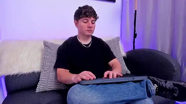 Leoo_Miller from StripChat is Freechat