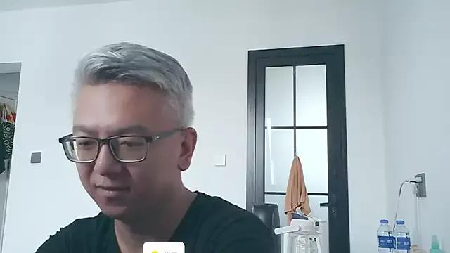 Photos of leoUSIR from StripChat is Freechat