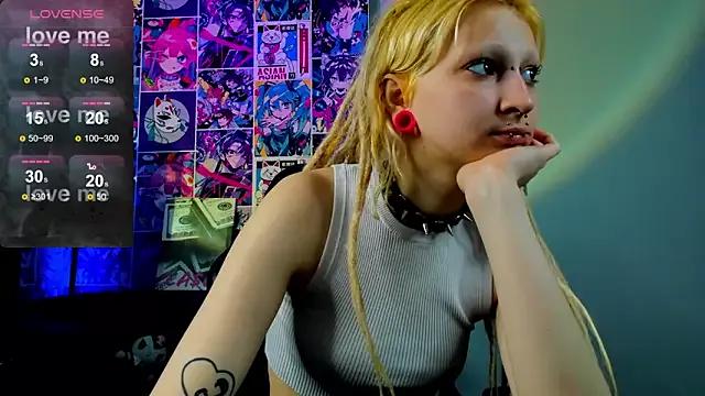 Mad beauty - checkout our excited streamers as they tease to their beloved melodies and slowly squirt for enjoyment to appease your wildest wishes.