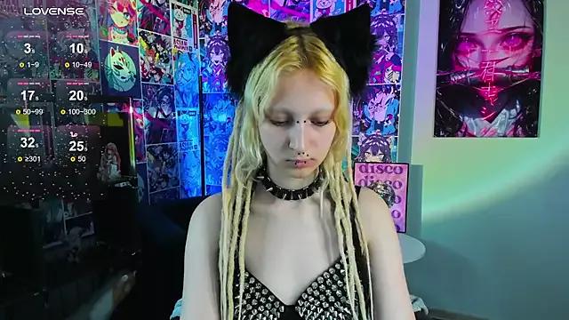 Lexy-Woorhez from StripChat is Freechat