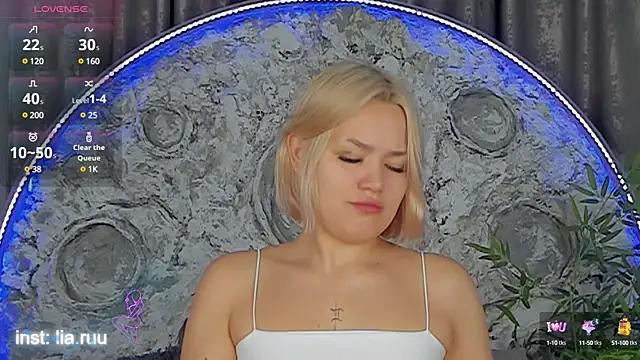 Mad beauty - checkout our excited streamers as they tease to their beloved melodies and slowly squirt for enjoyment to appease your wildest wishes.