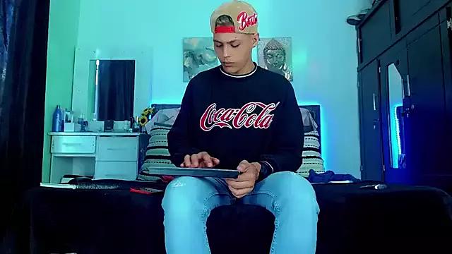 Mad beauty - checkout our excited streamers as they tease to their beloved melodies and slowly squirt for enjoyment to appease your wildest wishes.