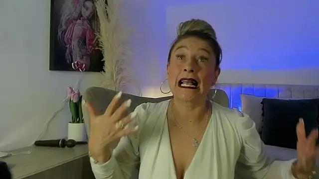 Mad beauty - checkout our excited streamers as they tease to their beloved melodies and slowly squirt for enjoyment to appease your wildest wishes.