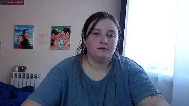 Light_Luna webcams show profile image 