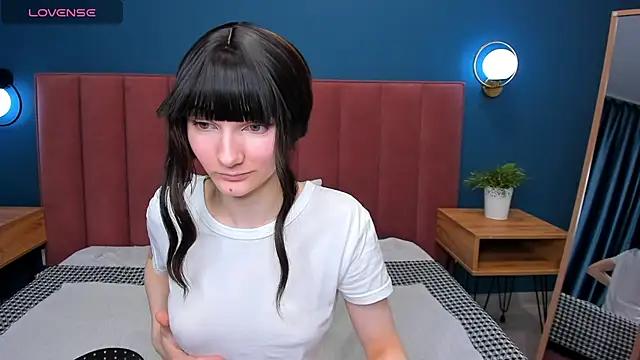 Lili_flowerr from StripChat