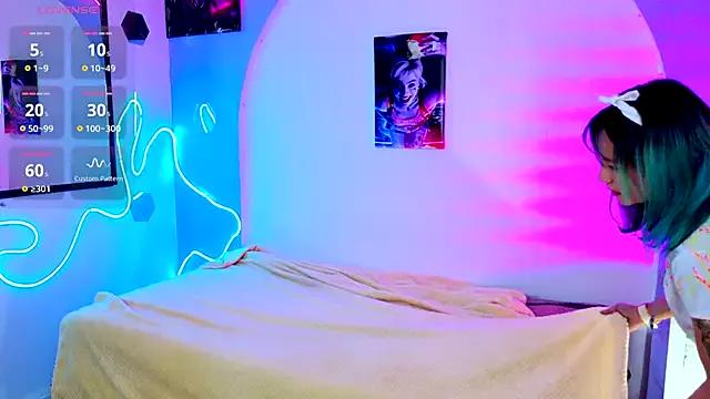 Mad beauty - checkout our excited streamers as they tease to their beloved melodies and slowly squirt for enjoyment to appease your wildest wishes.