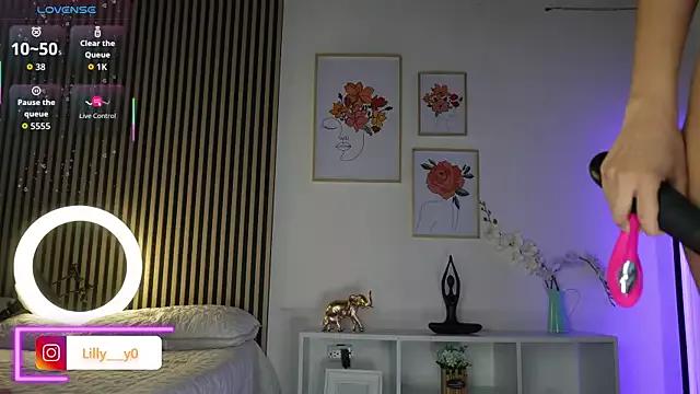 Mad beauty - checkout our excited streamers as they tease to their beloved melodies and slowly squirt for enjoyment to appease your wildest wishes.