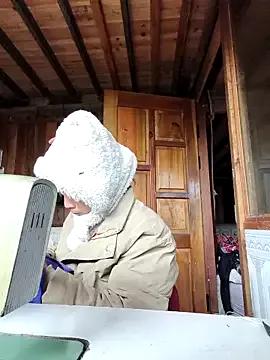 lily-00 from StripChat is Freechat