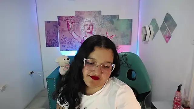 Lily_rousee_m from StripChat is Freechat