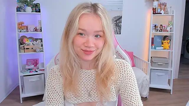Mad beauty - checkout our excited streamers as they tease to their beloved melodies and slowly squirt for enjoyment to appease your wildest wishes.