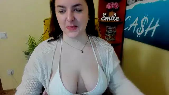 Lina-Elliot from StripChat is Freechat