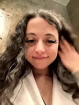 Lina_twin from StripChat is Freechat