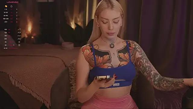 Photos of LinaKinky from StripChat is Freechat