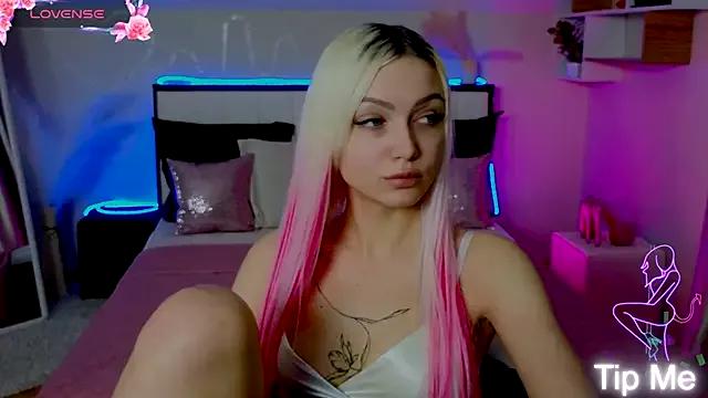 Mad beauty - checkout our excited streamers as they tease to their beloved melodies and slowly squirt for enjoyment to appease your wildest wishes.