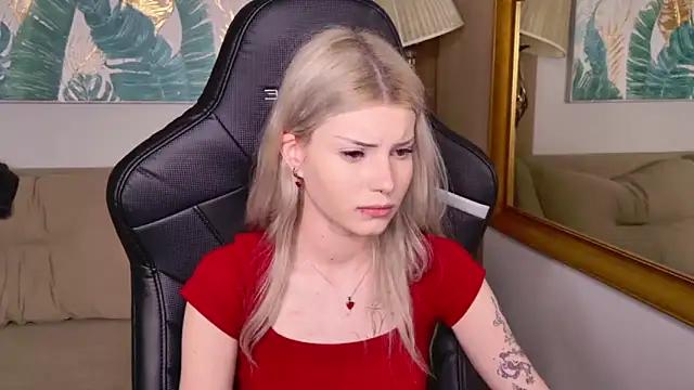 Mad beauty - checkout our excited streamers as they tease to their beloved melodies and slowly squirt for enjoyment to appease your wildest wishes.