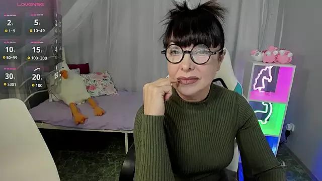 LindaRomero from StripChat is Freechat