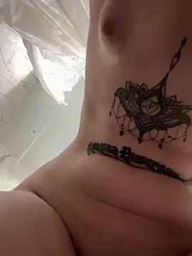 LindaRoyz from StripChat is Freechat