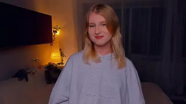 LisaRais from StripChat is Freechat