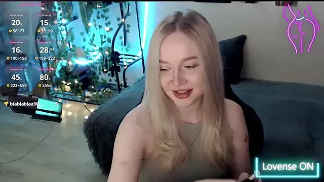lissallor_ from StripChat is Freechat