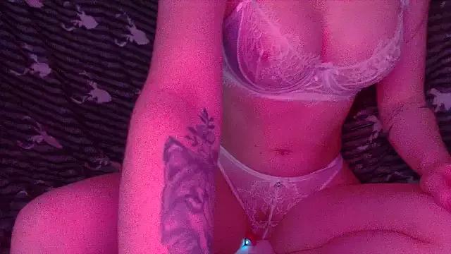 Little-Red21 from StripChat is Freechat