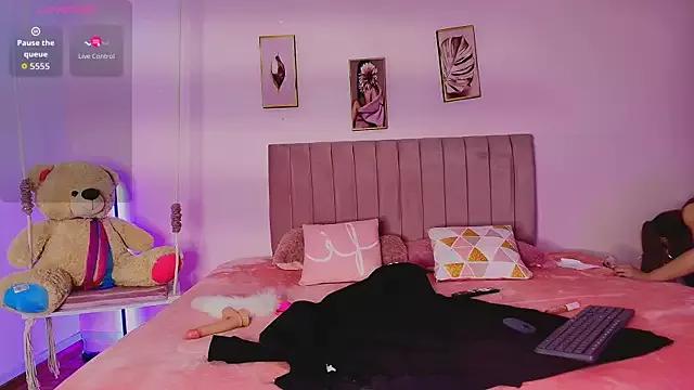 little_ellie_1 from StripChat is Freechat