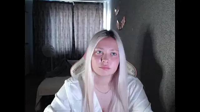 little_kittyy7 from StripChat is Freechat