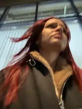 littlebitchesss from StripChat is Freechat